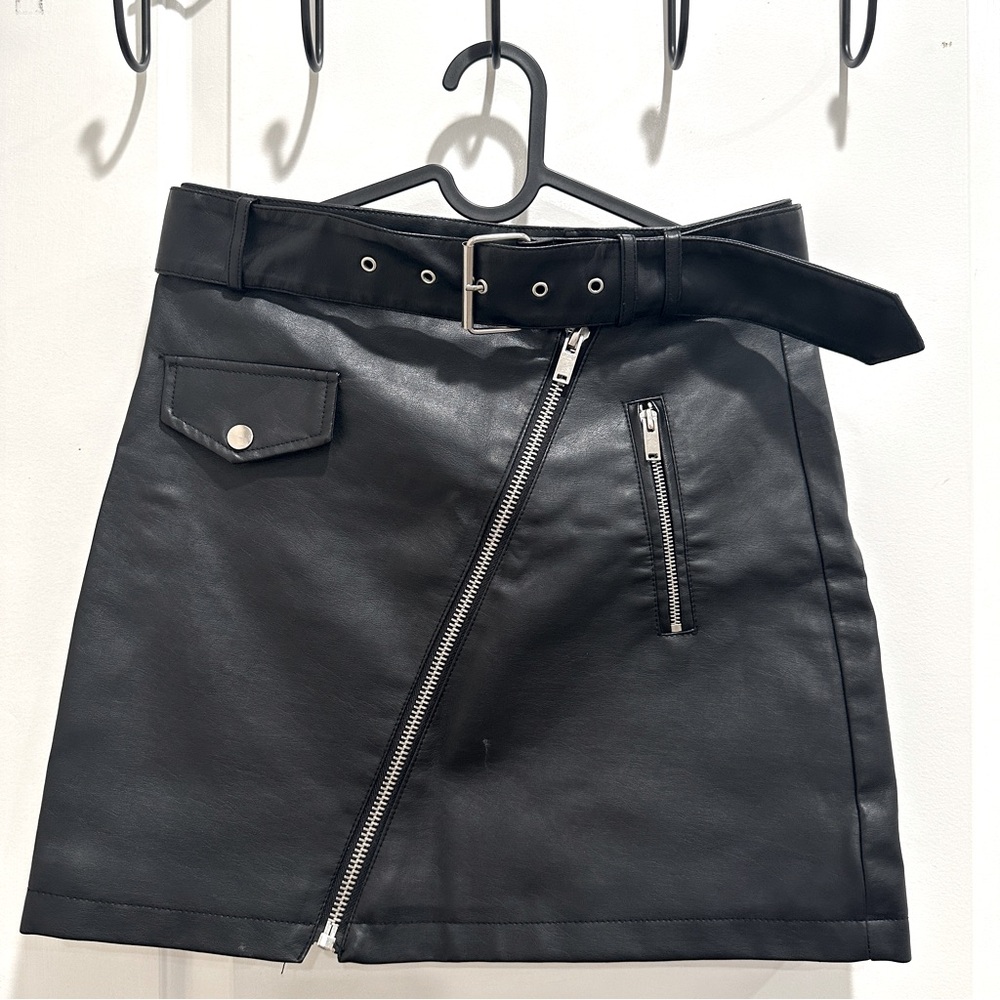 FOREVER 21 High Waist Leather Black Skirt